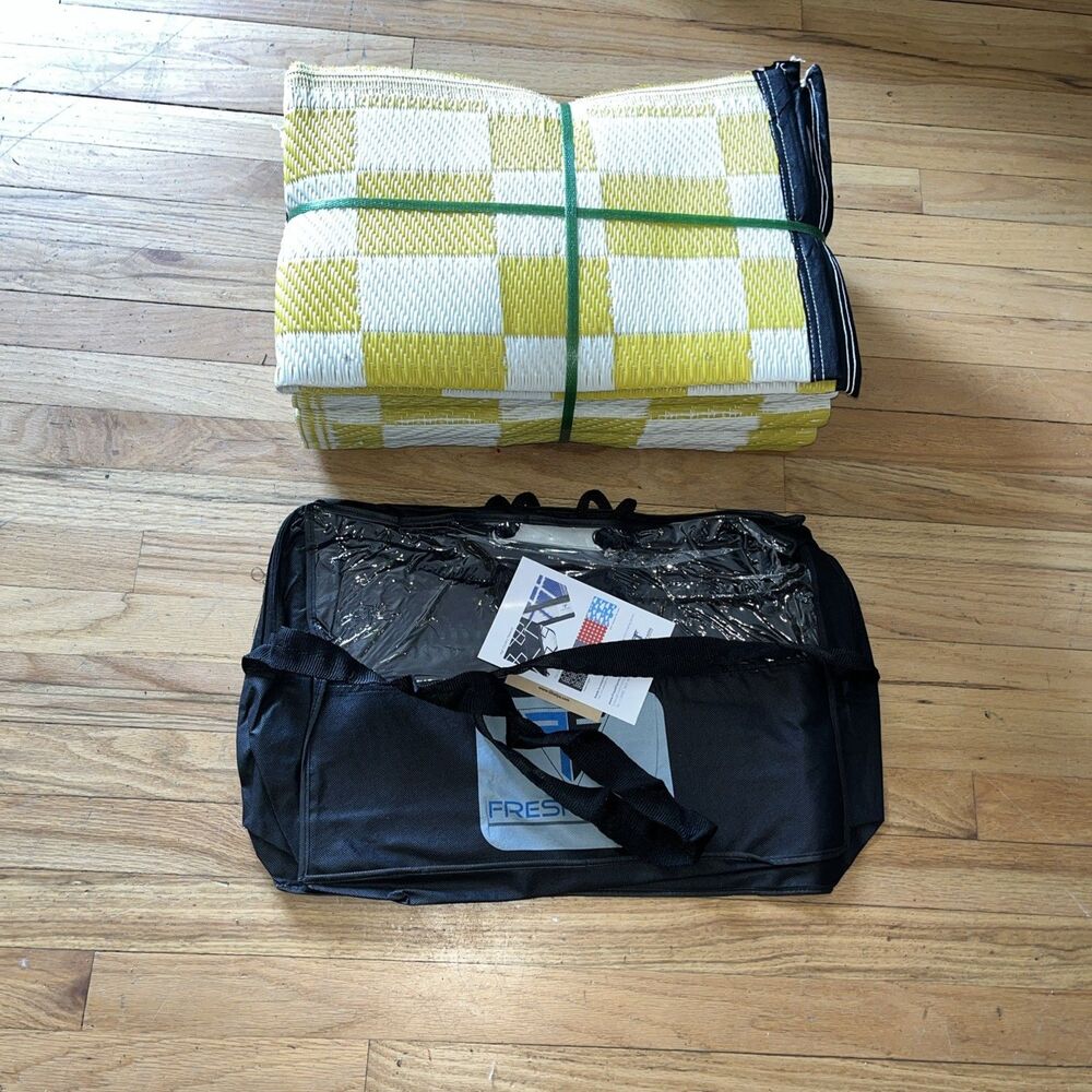 farm fresh llc yellow & white indoor/outdoor rug 6x9 Nib
